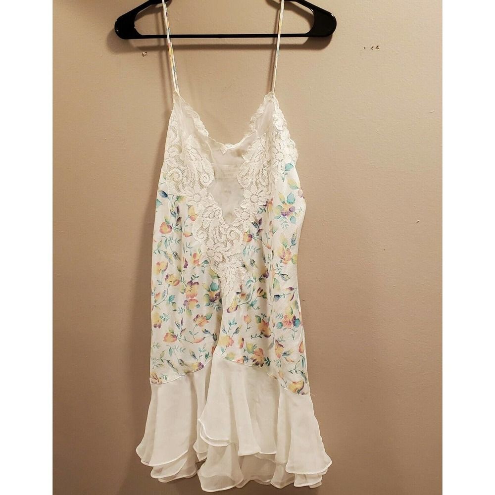 Vintage Gold Label Victoria Secret floral chemise